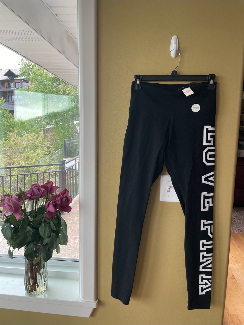 NWT Victoria's Secret PINK Black Yoga Leggings with Pink Logo Tag